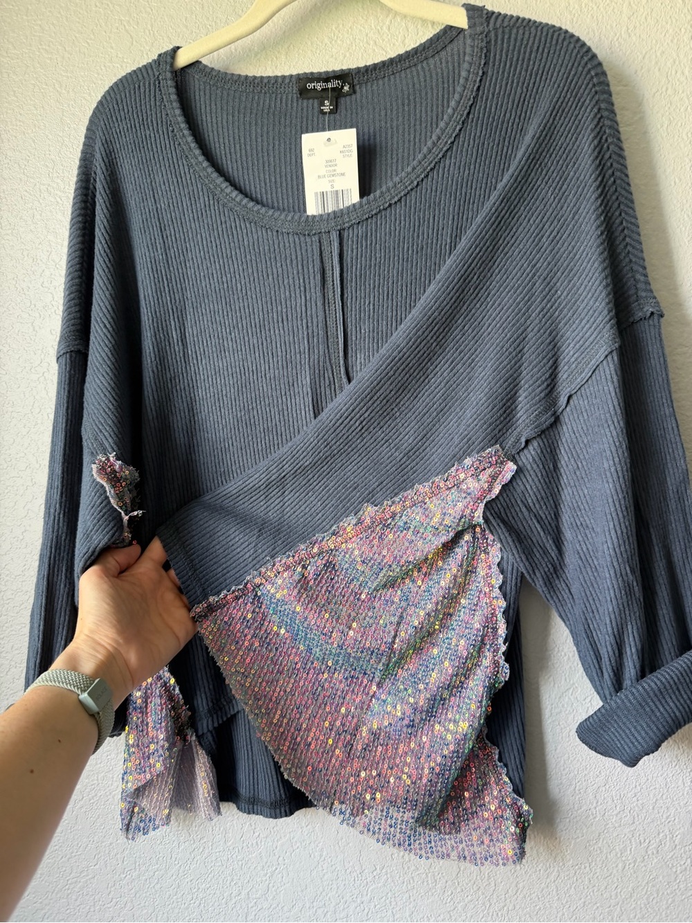 Originality Ribbed Knit Top with Sequins Accent, NWT, Oversized Small. P2P 24” - Picture 4 of 6
